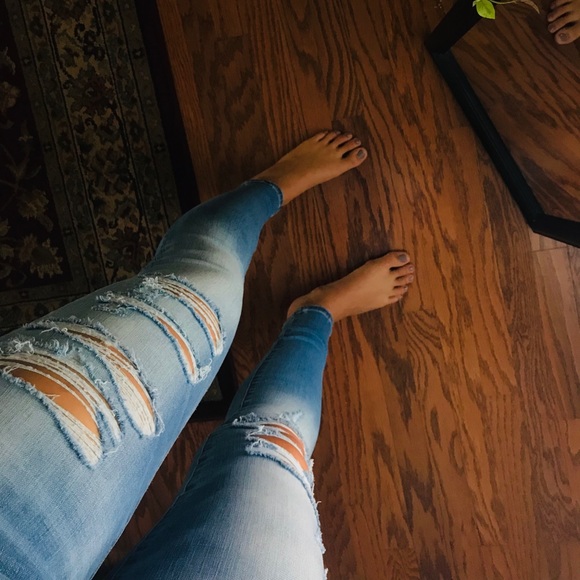 American Eagle distressed jeans - Picture 7 of 8